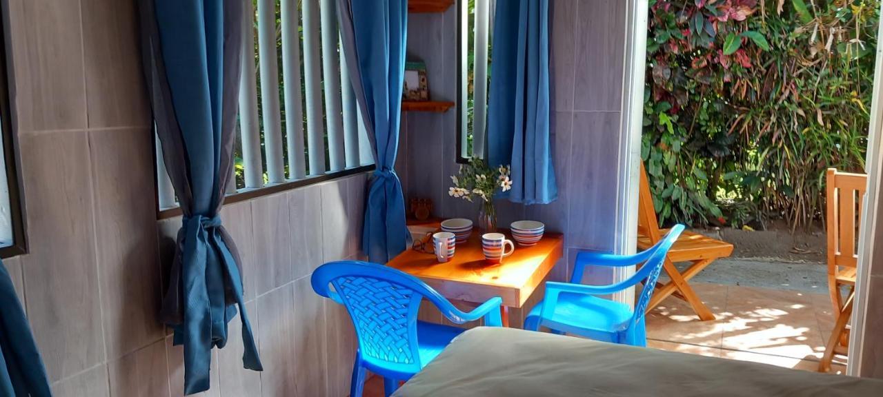 Chambre Independante Chez L'Habitant Parrita Eksteriør bilde